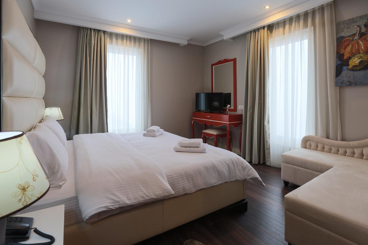 "L'Art De Vivre" Resort Корча Экстерьер фото