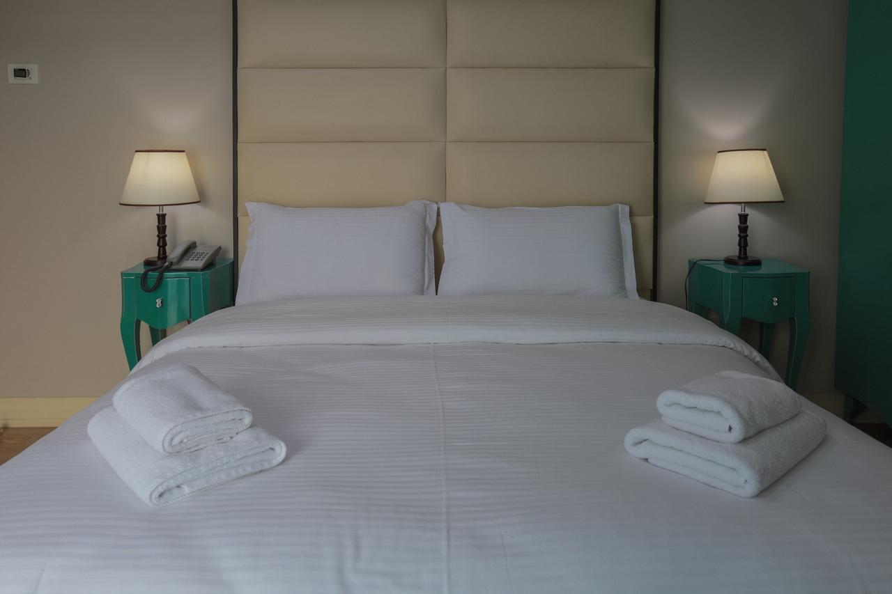 "L'Art De Vivre" Resort Корча Экстерьер фото